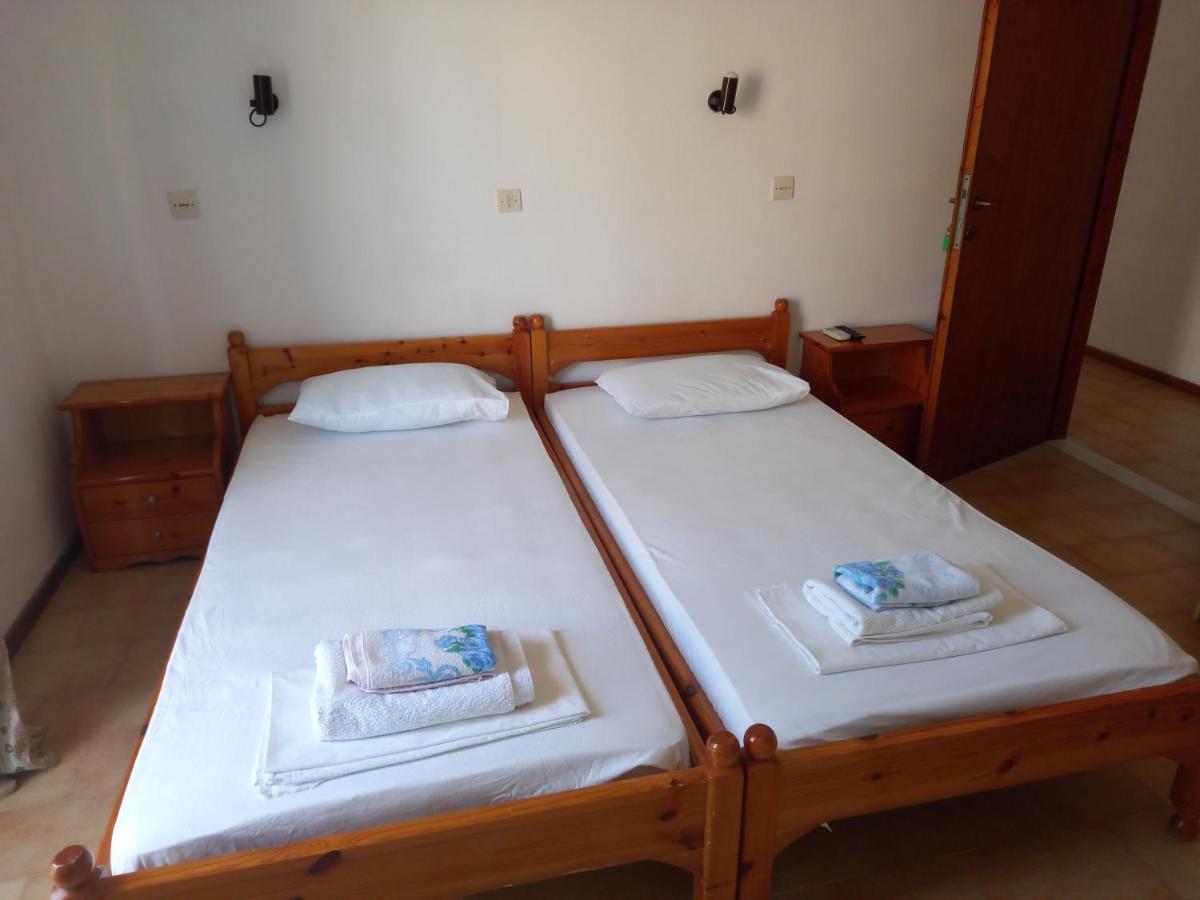 George Rooms Votsi  Extérieur photo
